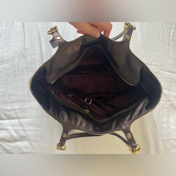 Classic Coach Bag - Picture 3 of 4